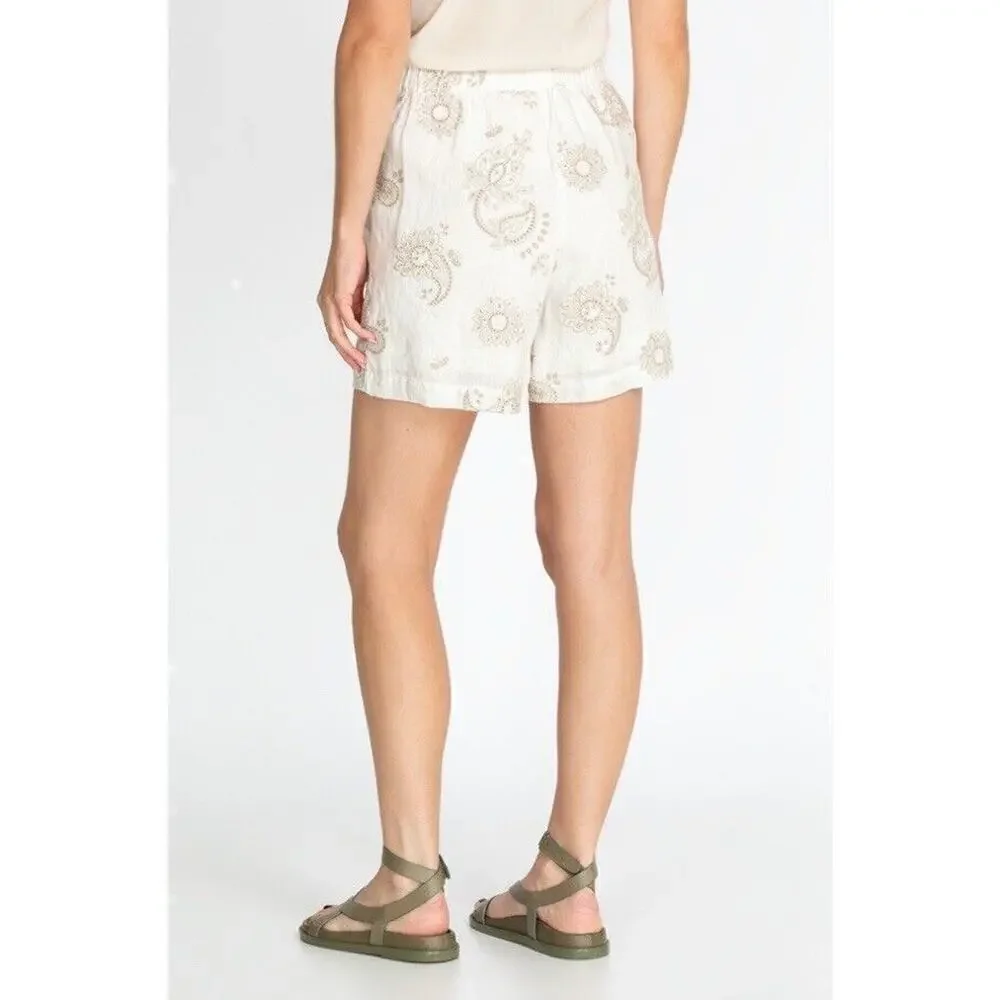 Johnny Was Maxine Walker Embroidery Paisley in Antique White Shorts Size Medium - Picture 12 of 14